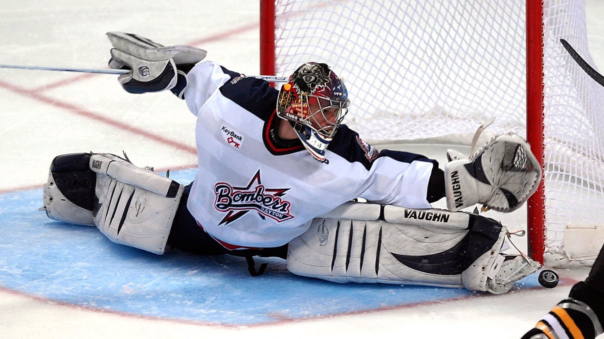 爱游戏体育-法国队观众热烈欢呼！，Karsa迎来七赛季出色发挥全场沸腾不已