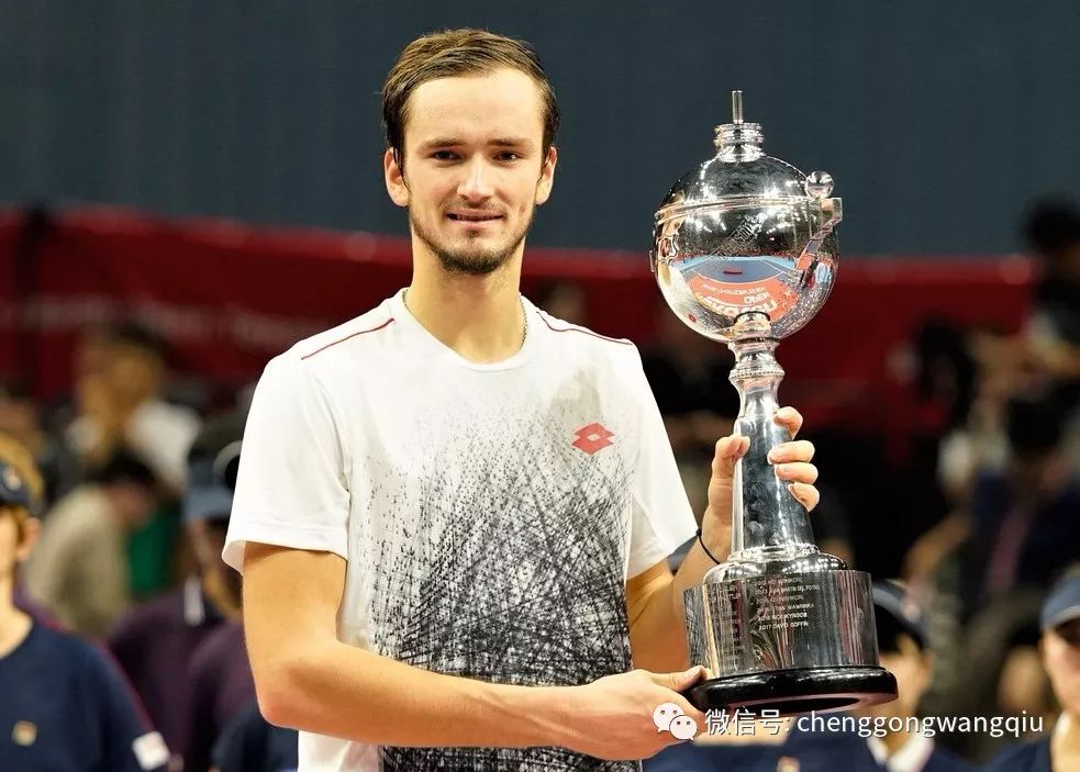 包含马德里竞技决赛小胜巴塞罗那，梅德韦杰夫砍下6记关键球，全场沸腾的词条